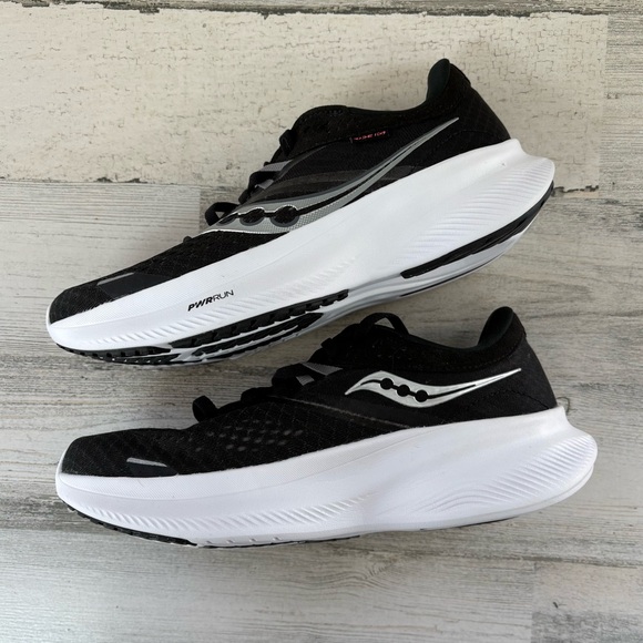 Saucony Women’s Size 7 Ride 16 Lace Up Running Shoes In Black/White - Picture 7 of 9